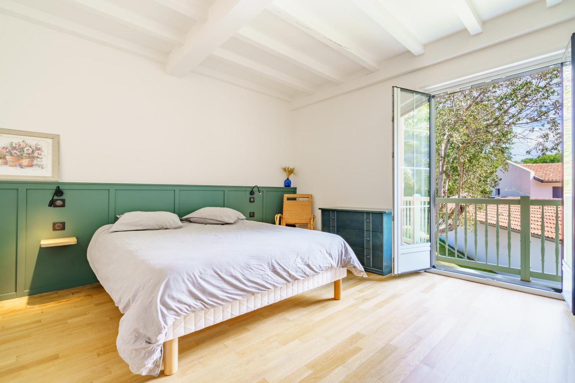 La Conciergerie A Biarritz, Avec Fronton Pour Pelote Basque, Boulodrome, Bar-comptoir Biarritz